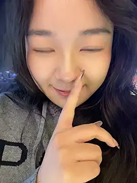 Luna-girl - 户外脱掉内衣裤真空两小时