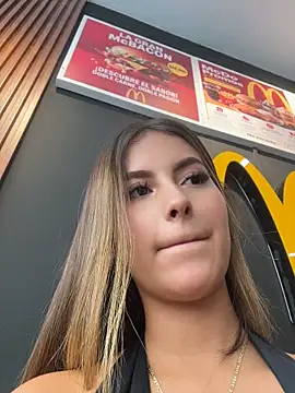 Valeria-escobar - FUCK ME IN FRONT A GIRL IN PUBLIC🔥