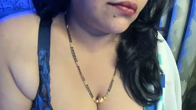 Tarivishu11 - french kiss with open boob
