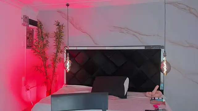 AngelaaCute_ - Spank the butt 5 times 🍑