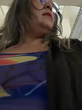 Lucy_Milf_474 - SHOW PUSSY CLOSE UP
