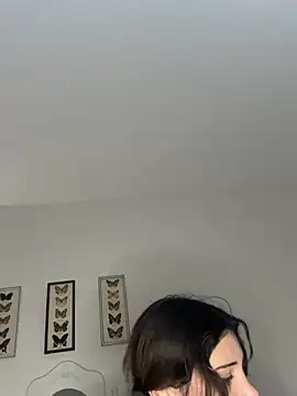 Bellefleurrr - pull up shirt