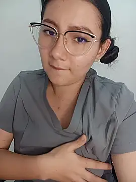 Mia_nala - completely naked, masturbating in secret