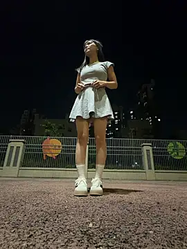 Fire-18 - 学姐为了满足自己的欲望 出卖身体 咖啡厅 搞刺激完成目标脱内裤