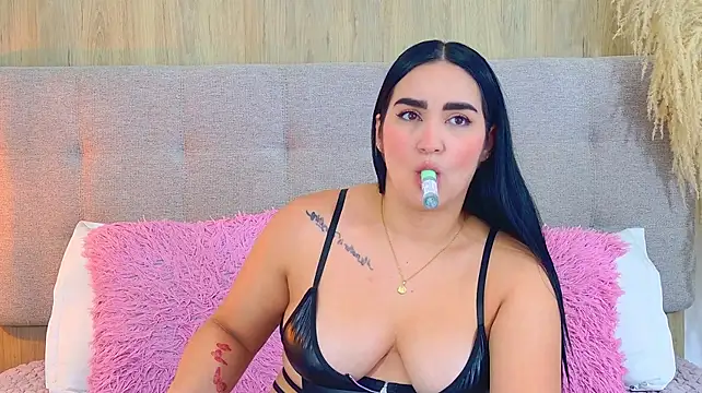 MaraGrief_ - Spanked until my ass is red 🔥🔥