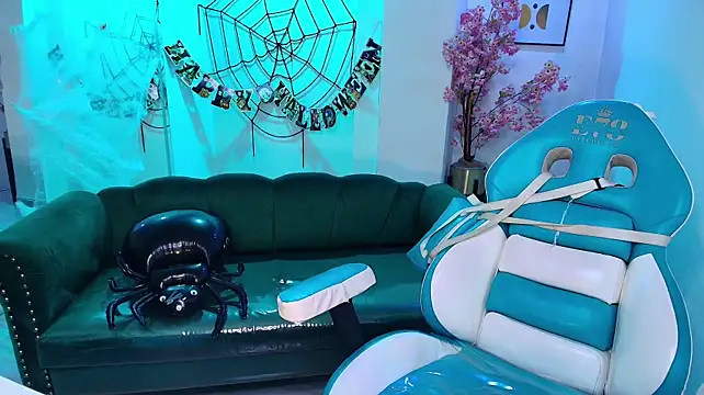 Crystal_daiily - show boobs and put clamps 🔥😈