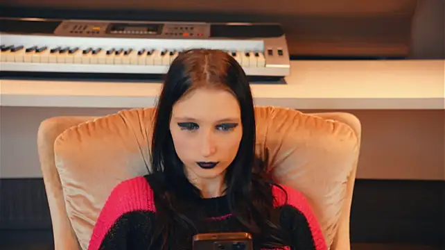 DalilaSylvia - Make a funny face on camera