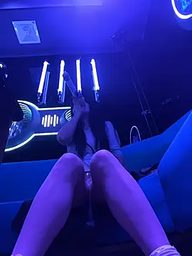CiCi9 - 🦌园长ktv闺蜜面前口交鸡吧