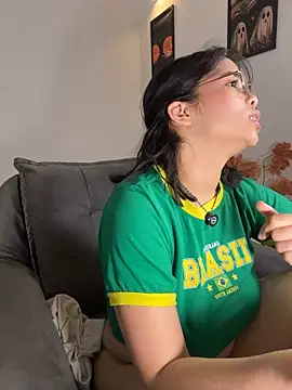 Tati_reyess - show tits