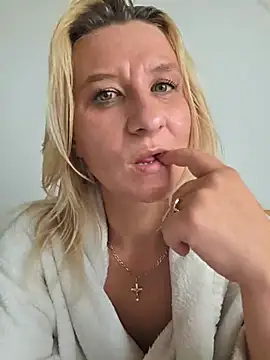 KaylinJan - Good vibes make me hot🥵🥵🥵