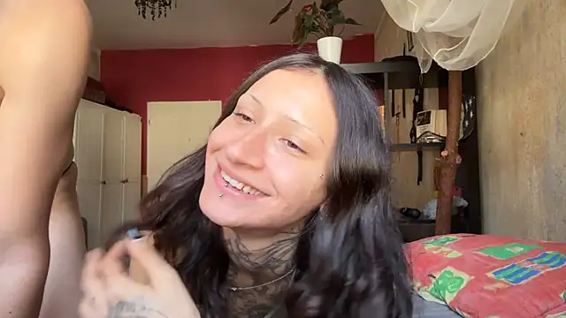 Ladylolamoth - LOLA NUDA/LOLA GETS NAKED