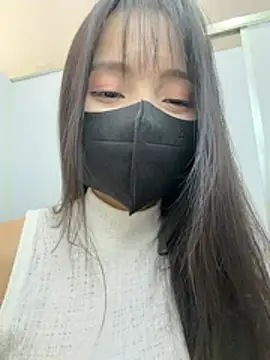 Xiao-Lin - 户外男厕所小便池假阳具抽插2分钟