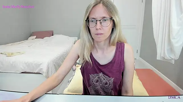 MollyStory - Masturbate