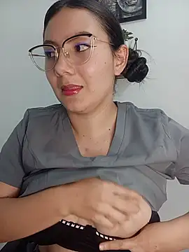 Mia_nala - completely naked, masturbating in secret
