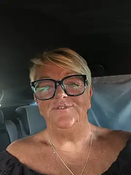 Bridget-valentine - Ltr 4mins toy control n tits out