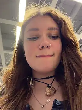 Lucy-joy - ROUND 2!! DILDO in pussy