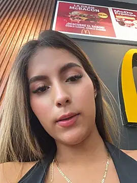 Valeria-escobar - FUCK ME IN FRONT A GIRL IN PUBLIC🔥