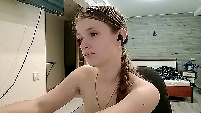 CecilleSollors - Make my boobs bounce😘