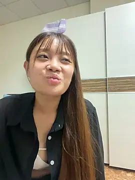 Tw_vv - 想買大玩具陪哥哥玩