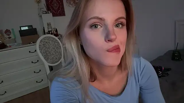 UnwedGrist - Slow shoulder and collarbone tease