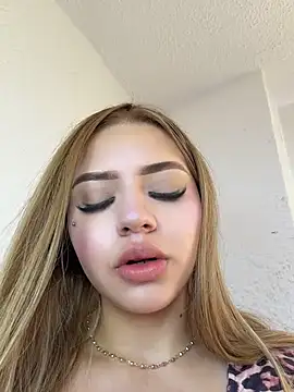 ChloeCollins__ - PUSSY FINGERING + SHOW BOOBS