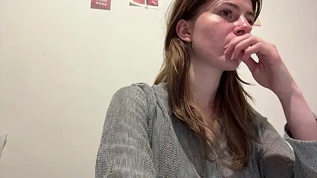 RolandeRohrs - Move my shirt to see more of belly!