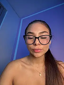 Amira_cute2 - Control toy 3 min 💦