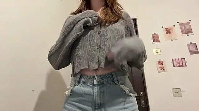 RolandeRohrs - Move my shirt to see more of belly!