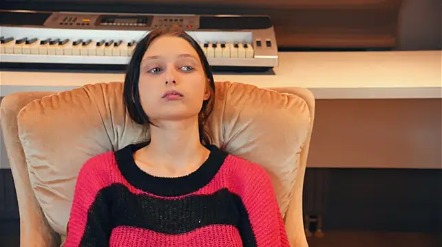 DalilaSylvia - Make a funny face on camera