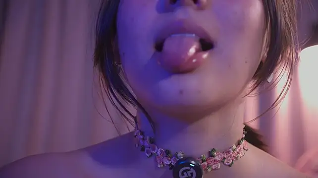 AitanaJhons_ - Take my short off slowly