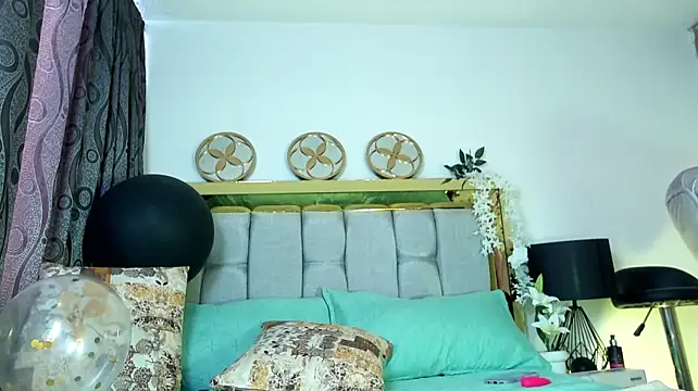 Alejandra_cherry - play with your tits