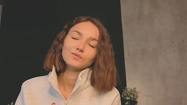 Leslie_Scott - The most sexy handbra <3