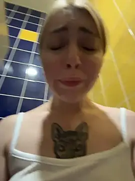 Sunny___Bunny - Rub clit FAST as I can with open door