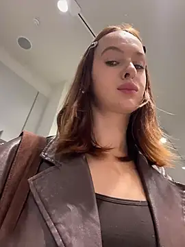 Outdorable - Lower top&flash tits under shopCAM