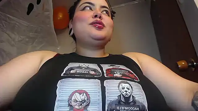 Penelope_Tits - nipple clamps and oil 👸
