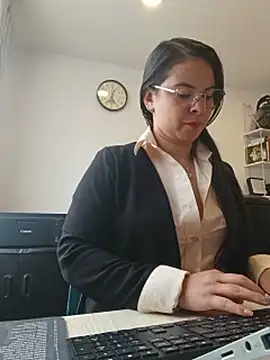 Paolitha25 - 🥵😈 Dildo in pussy under desk🔥