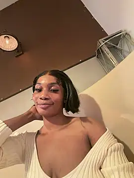 ___Nessa - Squat naked ass&squirt hard public