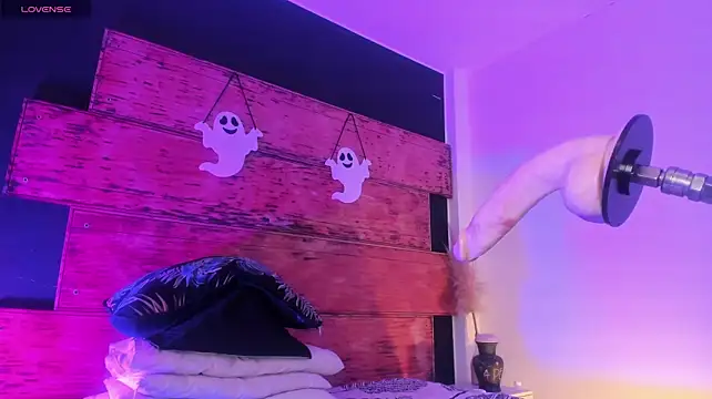 Fernanda_liie_ - oil in tits + massage