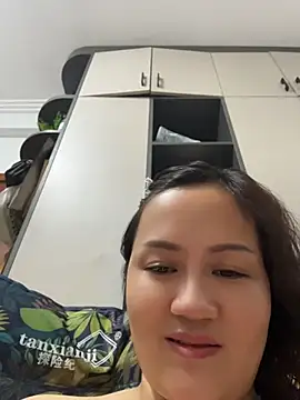 Amy1688 - 脱内裤直播一分钟