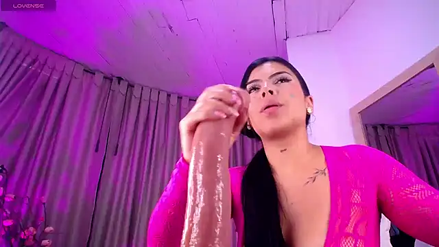 Tamararosses - show pussy - control toy 5 minutes
