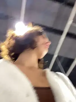 QuitieLia - 💦Huge ORGASM in the mall💦