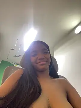 MiaaHoward - Spit Tits 💦💦