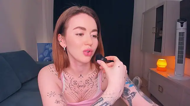 CinthiaHousner - Take off my little shorts <3