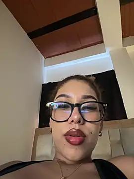 Sienna_brunette - i love play with my pussy