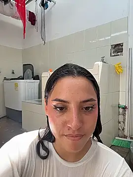 MeggyMae_ - 1 finger in ass 🍑
