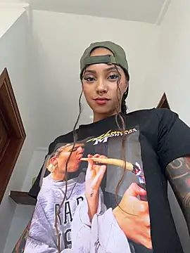 LizStorm_