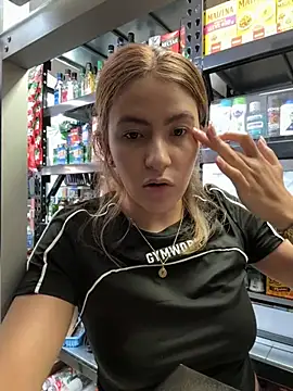 Andrea_19blonde