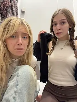 PollyLolly - take off Polly's bra for best boobs vies