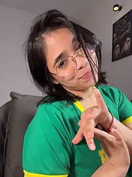 Tati_reyess - lets undress?