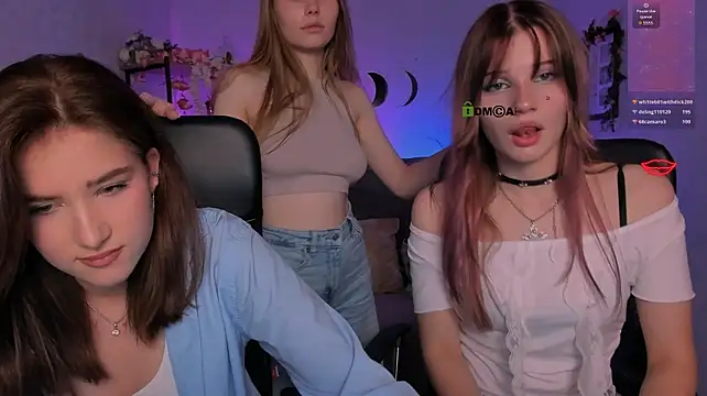 Hanna_kiss3 - show panties